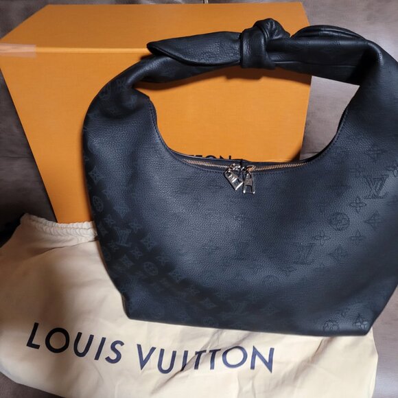 Louis Vuitton Why Knot MM Noir - Picture 8 of 16